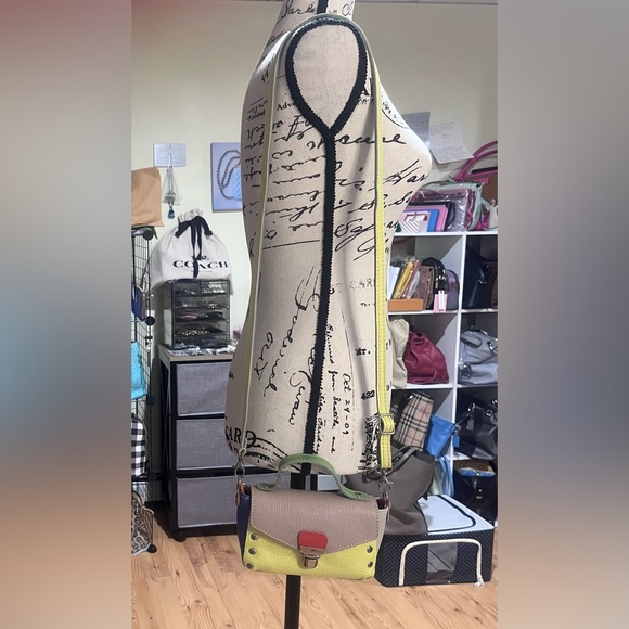 Colorblock Crossbody in 💯% Italian Leather - Picture 16 of 16